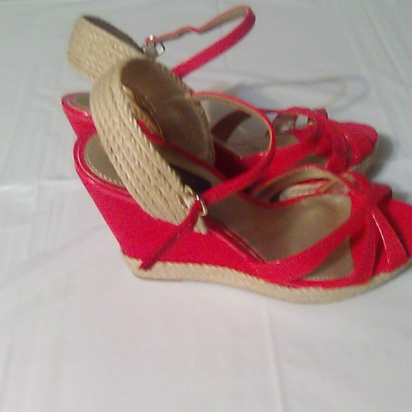 White and Black Shoe's - Picture 2 of 5